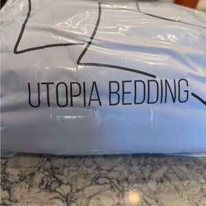 Utopia Bedding White Pillow
